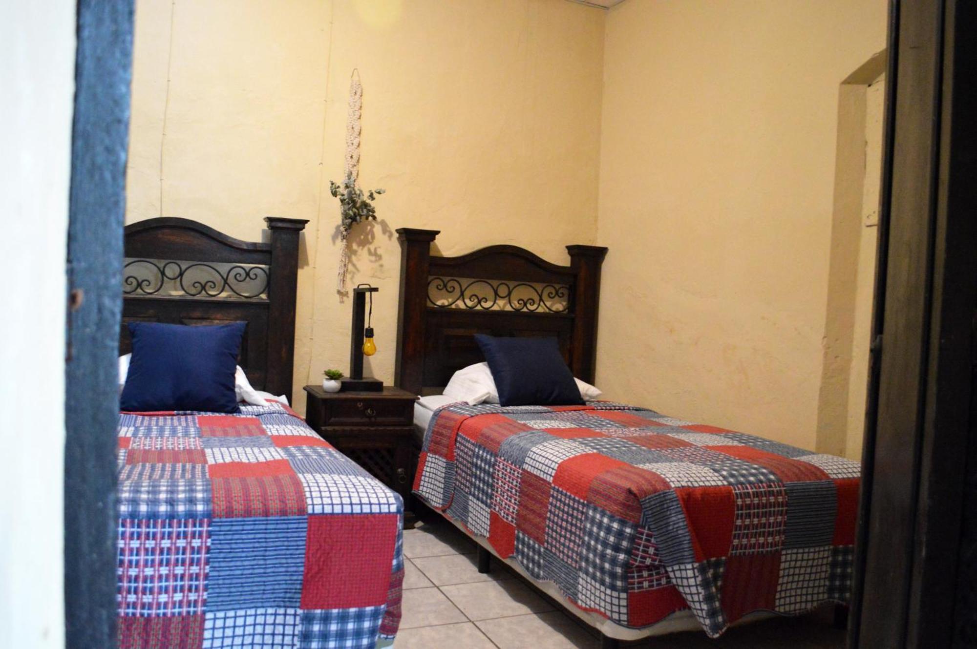 Ave Del Paraiso Guest House Antigua Exteriör bild